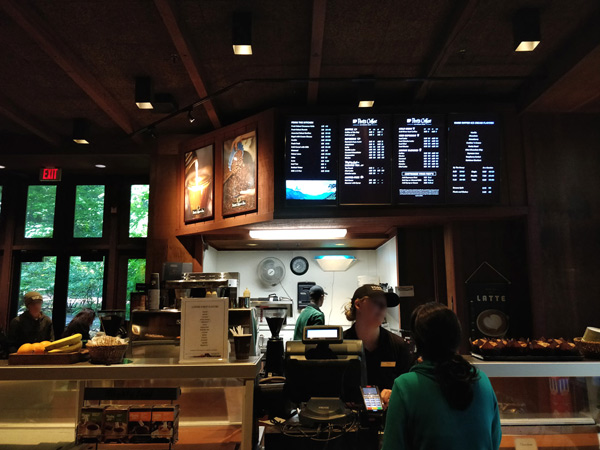 コーヒーコーナー(ピーツコーヒー & ティー)の店内
