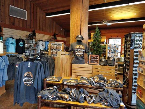 グレイシャーポイント スナックスタンド & ギフトショップ(Glacier Point Snack Stand & Gift Shop