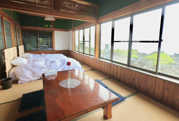 2部屋目:ROOM “ 海 ”